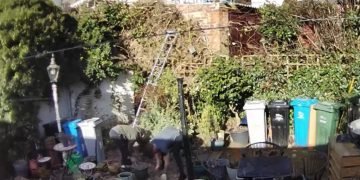 Roof craftsman sentenced for asbestos dealing with