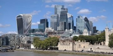 Building shortages jeopardise London expansion, says record