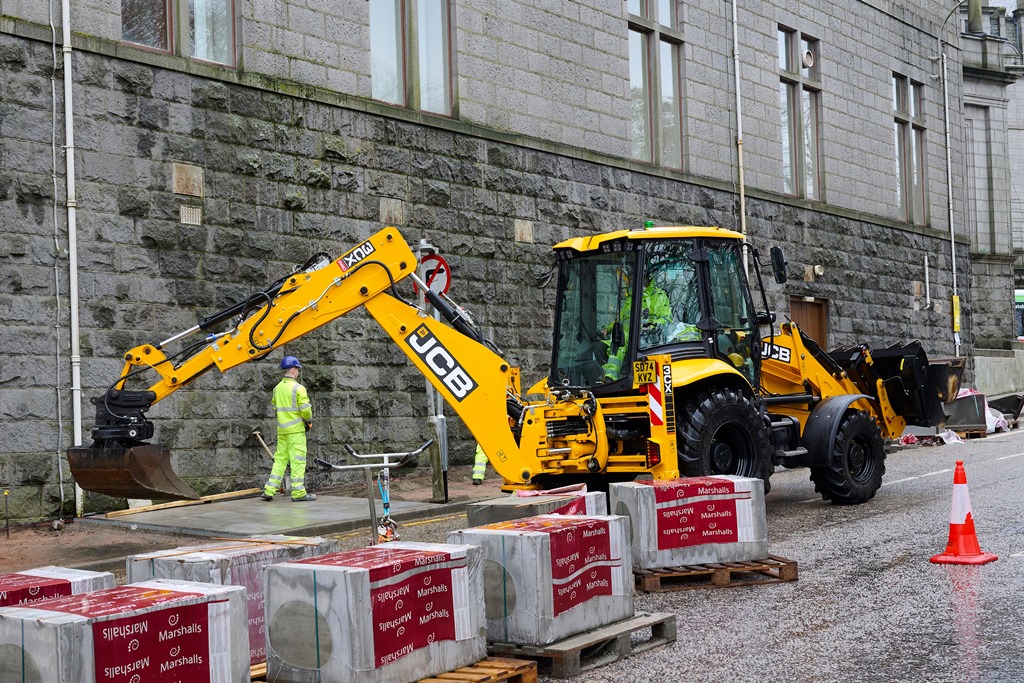 Paving specialist hails DualDrive time financial savings