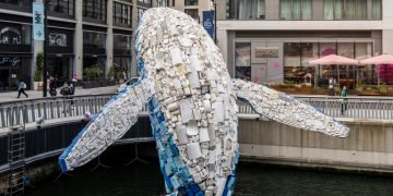 Espresso concrete helps Canary Wharf sculpture