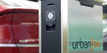 Balfour JV wins first lamp publish EV deal