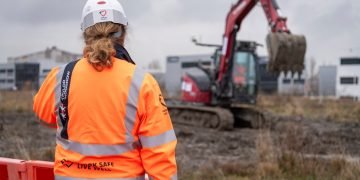 Self reliant excavator passes Taywood trial
