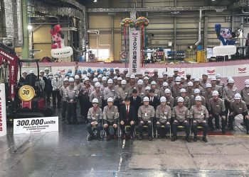 Yanmar Compact Apparatus Celebrates Manufacturing of 300,000th Mini Excavator at Chikugo Plant