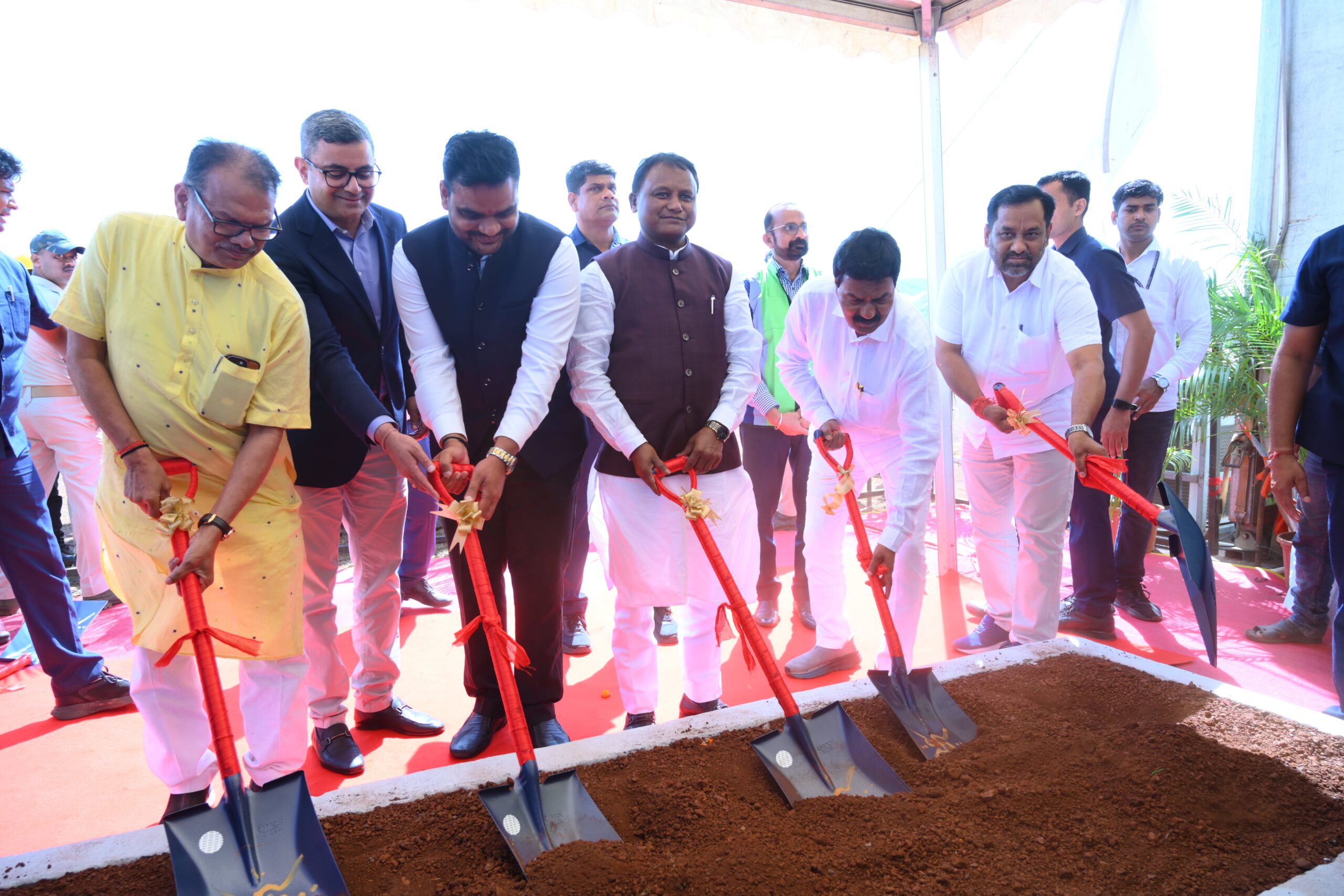 Odisha CM Shri Mohan Majhi Breaks Flooring for IMFA’s New Top-Tech Ferro Chrome Plant in Kalinga Nagar Odisha CM Shri Mohan Majhi Breaks Flooring for IMFA’s New Top-Tech Ferro Chrome Plant in Kalinga Nagar