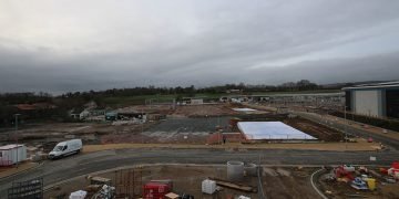 Readie management rumbles on with out restoration from mum or dad