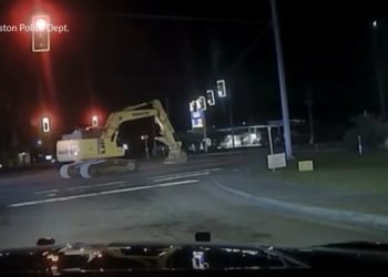 S.C. Guy in Excavator Leads Police in Sluggish-Pace Chase (Video)