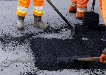 Maintenance slowdown drags building again into opposite