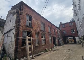 Henley to steer Leeds mill recovery