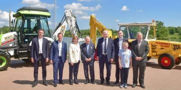 Flannery puts £22m JCB order