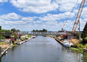 New bridge put in at Tewkesbury Marina