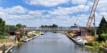 New bridge put in at Tewkesbury Marina