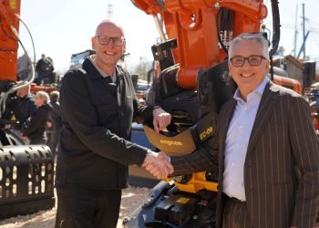 Engcon indicators care for Hitachi