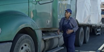 Most sensible Industries That Depend on Semi Trailer Condo Products and services