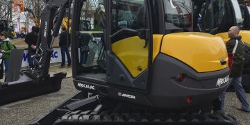 Mecalac MCR6 combines excavator and loader in a single system