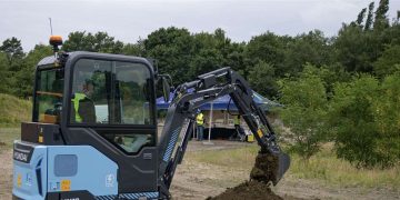 First glance: Hyundai’s new HX19e electrical mini excavator