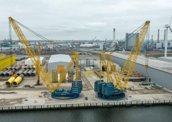 Electrical crane with 3,200-tonne capability