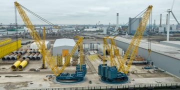 Electrical crane with 3,200-tonne capability
