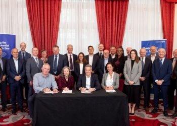 Nationwide Grid names 8 for £12bn HVDC framework