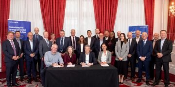 Nationwide Grid names 8 for £12bn HVDC framework