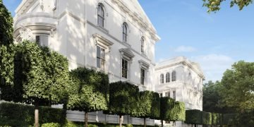 EE Smith wins £60m large high contract