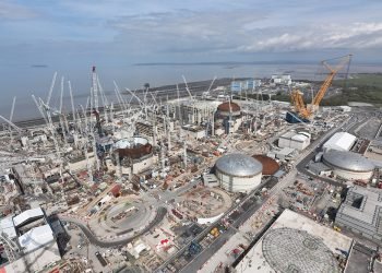 Crane drivers let move at Hinkley Level