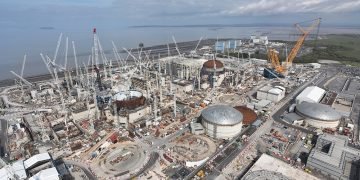 Crane drivers let move at Hinkley Level