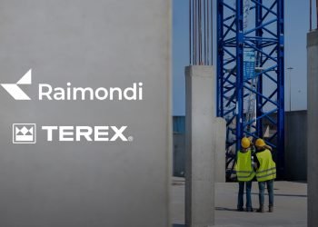 Italian crane manufactures hook up