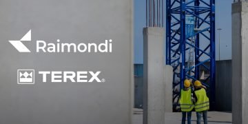 Italian crane manufactures hook up