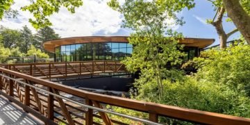 Plywood takes centerstage in zoo’s LEED Gold venture
