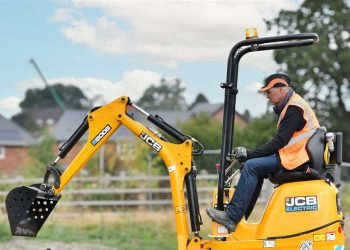 The ability of the Solar: UK landscaper runs JCB micro excavator on sun