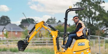 The ability of the Solar: UK landscaper runs JCB micro excavator on sun