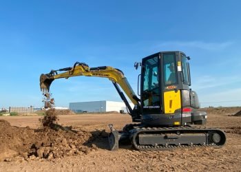 New Holland Launches In-Space Designed D-Collection Mini Excavators