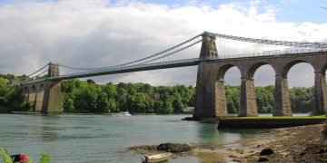 Bolt fears shut Menai Suspension Bridge