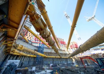 Heavy propping for Ardmore’s King’s Pass scheme Heavy propping for Ardmore’s King’s Pass scheme