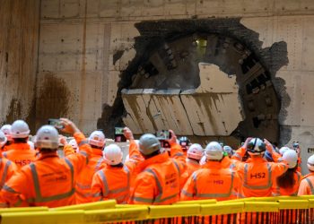 HS2 celebrates ultimate Birmingham tunnel step forward HS2 celebrates ultimate Birmingham tunnel step forward