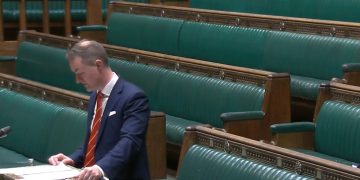 Development minister guarantees strengthen for cement sector