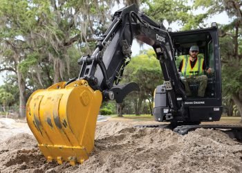 Deere redesigns two compact excavator fashions