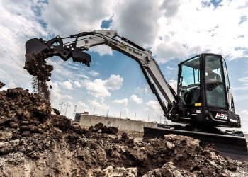 Bobcat R Sequence mini excavators very best for city jobsites, says Toronto broker