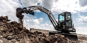 Bobcat R Sequence mini excavators very best for city jobsites, says Toronto broker