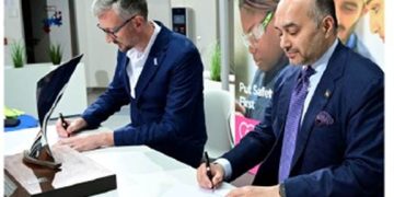 Rolls-Royce expands strategic partnership with Bharat Forge to fabricate fan blades for its Pearl 10x engines