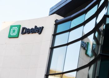 Deeley returns to learn