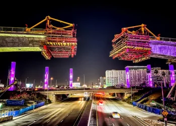 Fluor posts Q3 loss, stays bullish on energy initiatives Fluor posts Q3 loss, stays bullish on energy initiatives