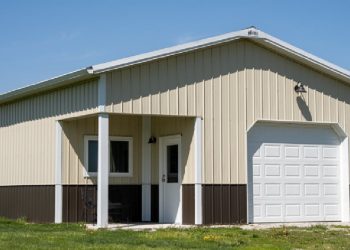 How A lot Does a 24′ x 32′ Pole Barn Price? DIY Kits vs. Development