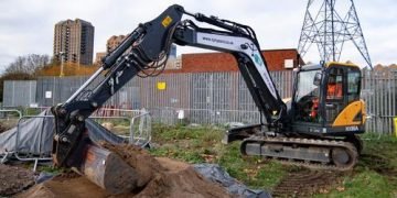 TPH Plant Rent takes first six Hyundai Excavators