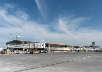 Building begins tumble 20.5% amid megaproject pullback