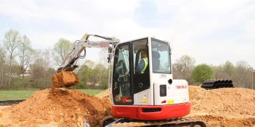 Takeuchi brings new full-rotation mini excavator to US