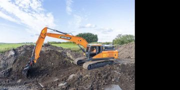 Develon expands electrical excavator vary for Europe’s fast-shifting markets