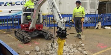 Falco buys 15 Takeuchi e-diggers