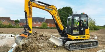 Rocket Leases is going large on 0 tailswing JCBs