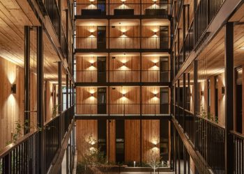 Open-air courtyards form leading edge residential design Open-air courtyards form leading edge residential design